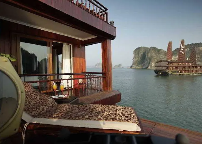  Heritage Line Violet Cruise - Bay & Lan Ha Bay 5*