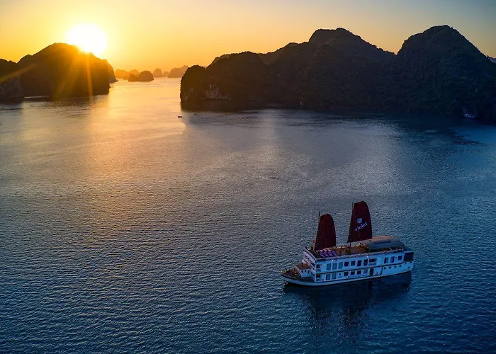  Heritage Line Violet Cruise - Bay & Lan Ha Bay 5*