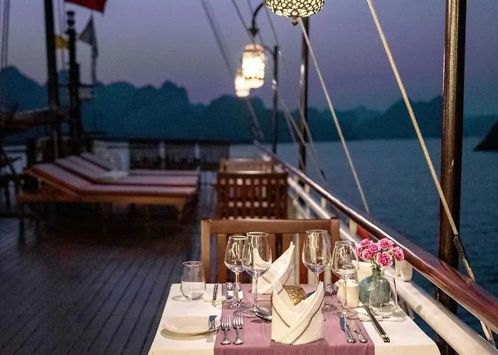  Heritage Line Violet Cruise - Bay & Lan Ha Bay