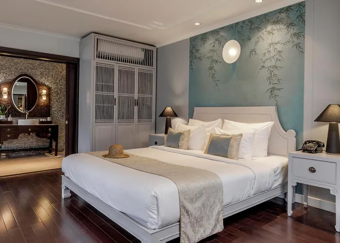 Heritage Line Violet Cruise - Bay & Lan Ha Bay  5*