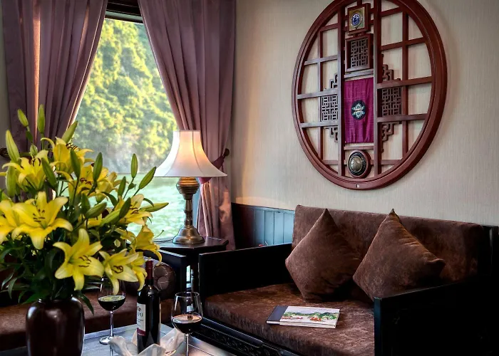 Heritage Line Violet Cruise - Bay & Lan Ha Bay  Ha Long