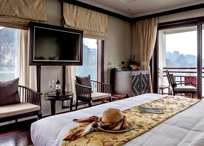 Heritage Line Violet Cruise - Bay & Lan Ha Bay 5*
