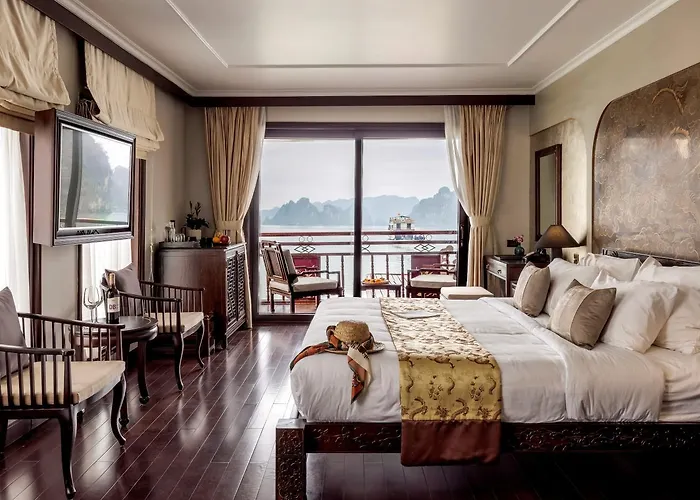 Heritage Line Violet Cruise - Bay & Lan Ha Bay 5* Ha Long