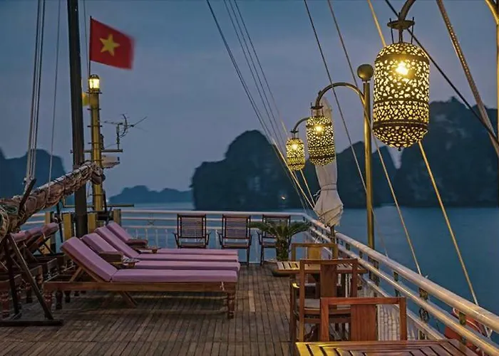 Heritage Line Violet Cruise - Bay & Lan Ha Bay 5*