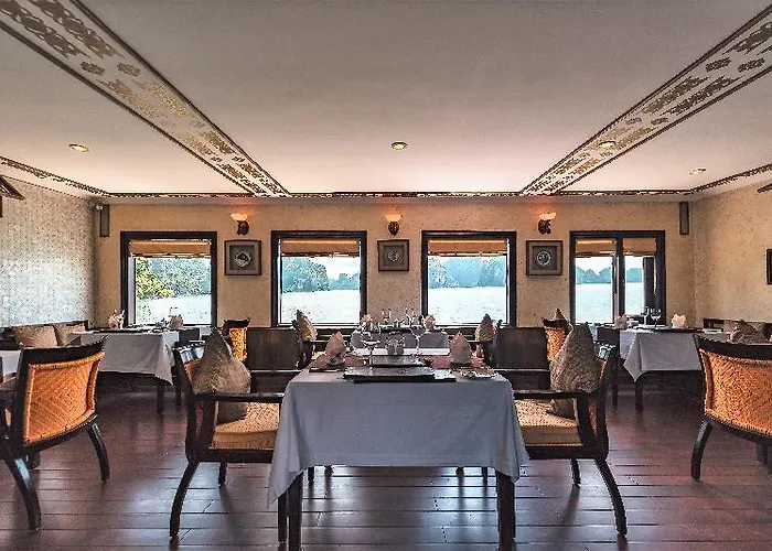 Heritage Line Violet Cruise - Bay & Lan Ha Bay  Ha Long