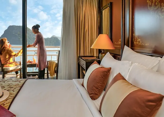 Heritage Line Violet Cruise - Bay & Lan Ha Bay 5* Ha Long
