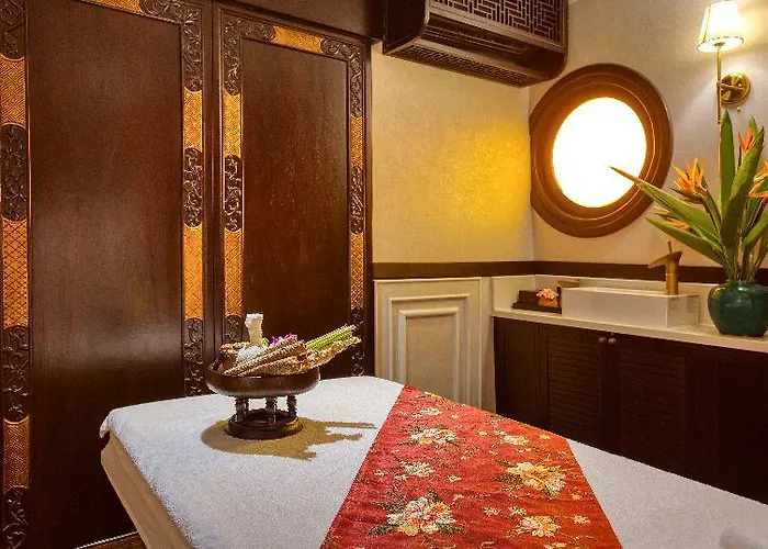Heritage Line Violet Cruise - Bay & Lan Ha Bay 5*